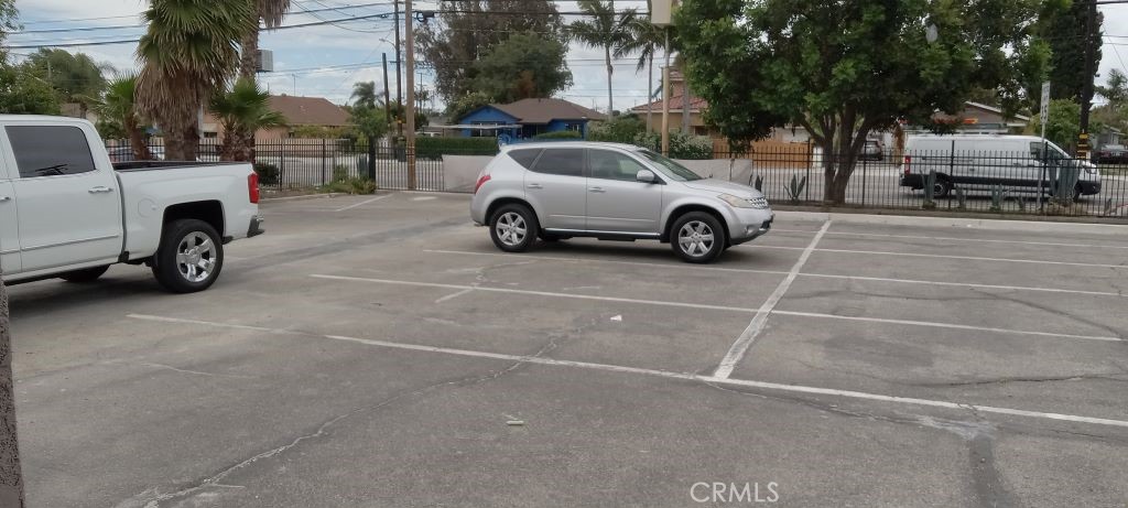 2513 W Edinger Avenue Property Photo 8