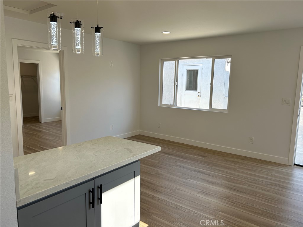 2033 W Burnett Street Property Photo 16