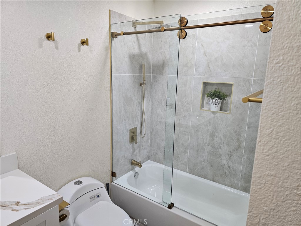 1072 Amber Property Photo 8