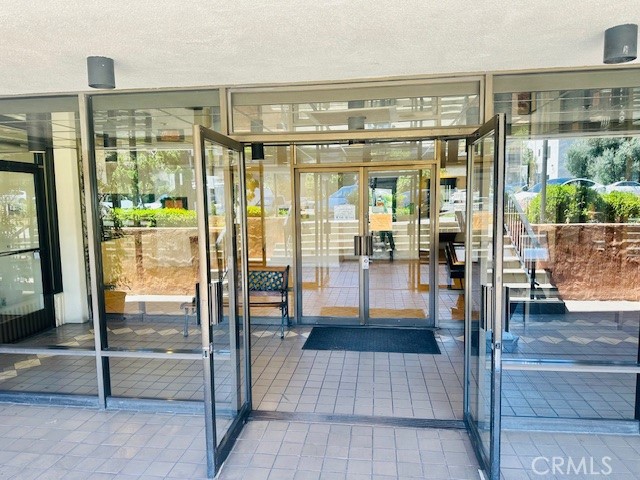 421 S La Fayette Park 214 Property Photo 2