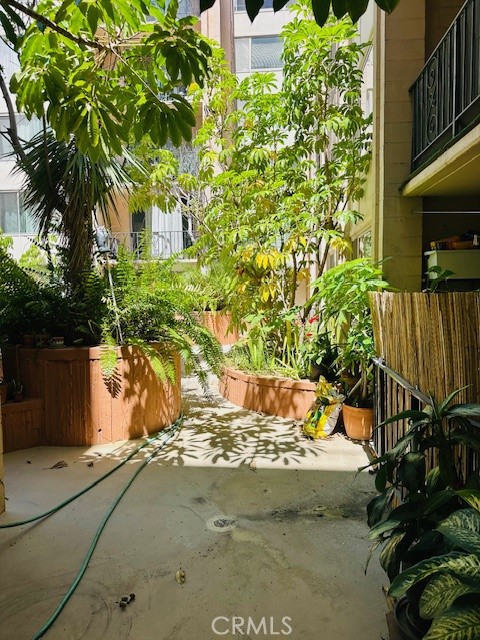 421 S La Fayette Park 214 Property Photo 26