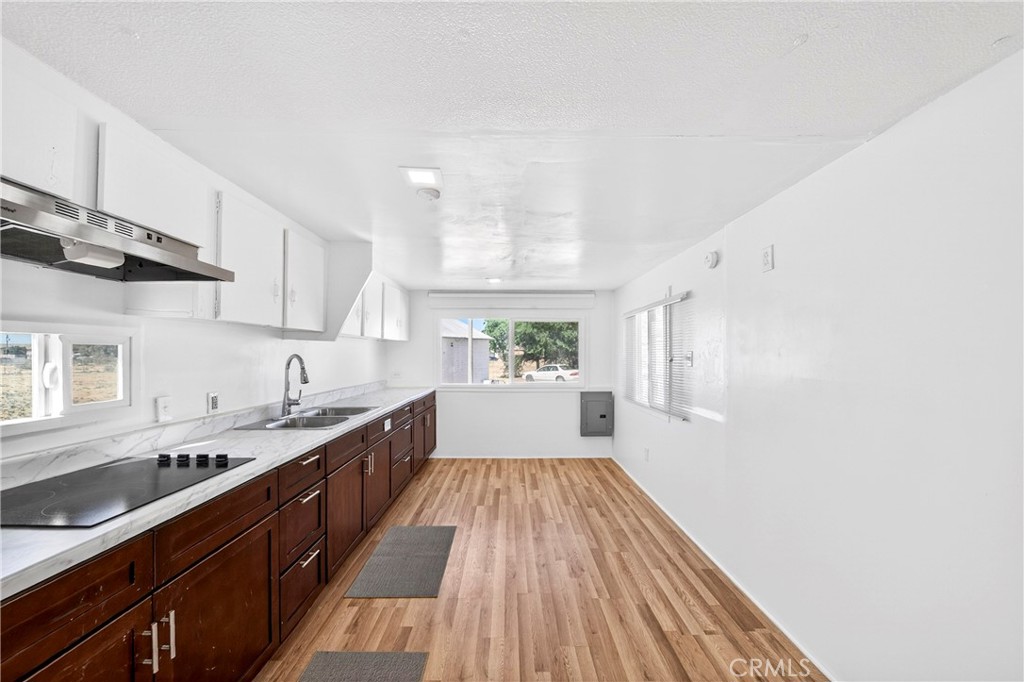 11398 Bartlett Property Photo 16