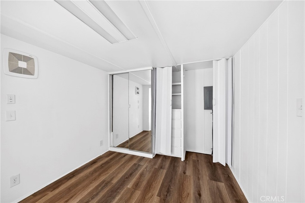 11398 Bartlett Property Photo 32
