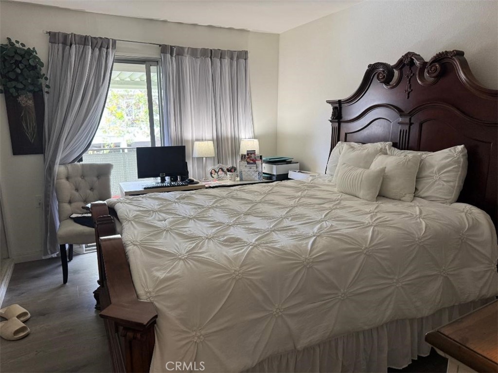 2260 Via Puerta P Property Photo 6