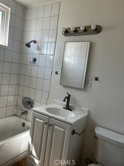 3337 E 15th Property Photo 11