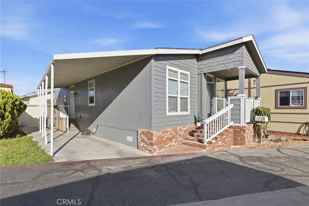 56 Maple Property Photo 1