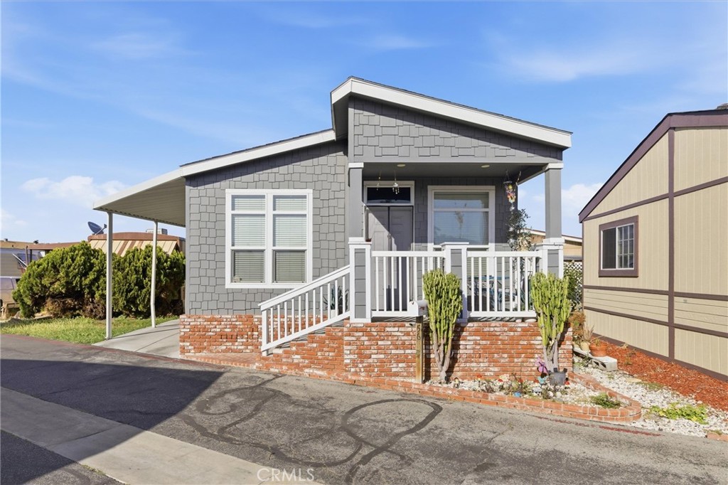 56 Maple Property Photo 2