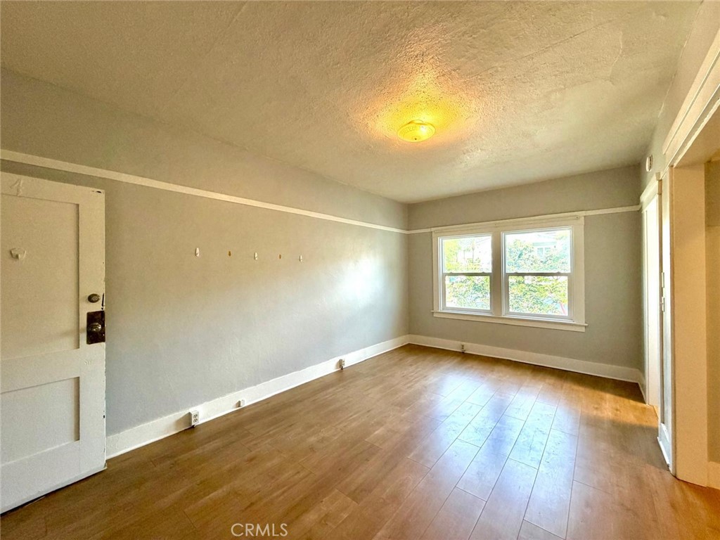354 Chestnut Avenue 4 Property Photo 3