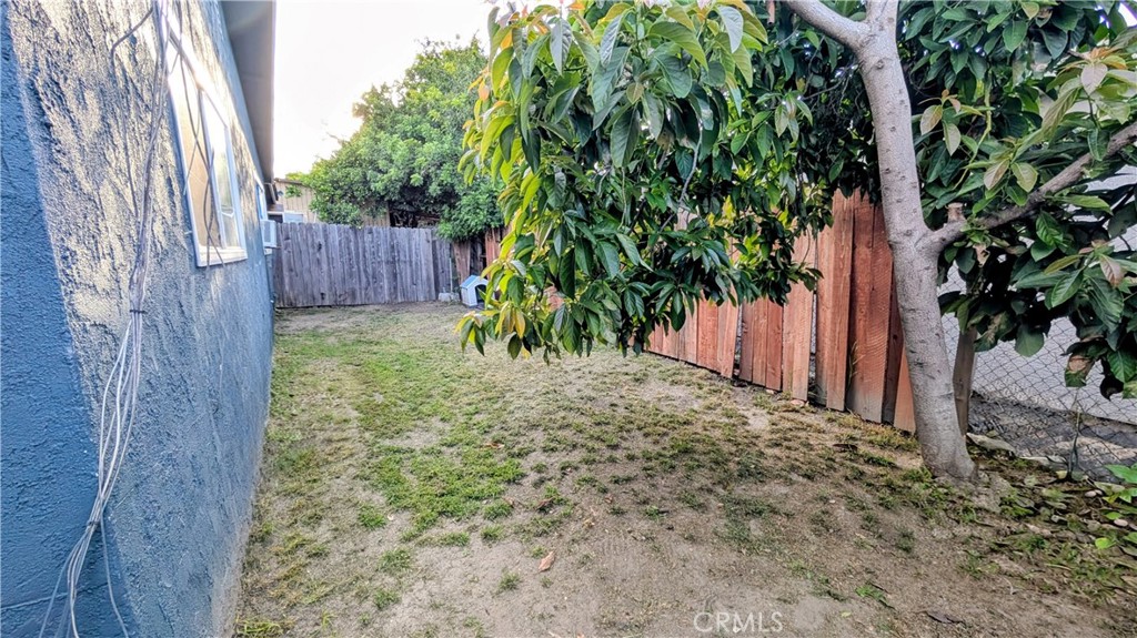 417 W Pear Property Photo 11