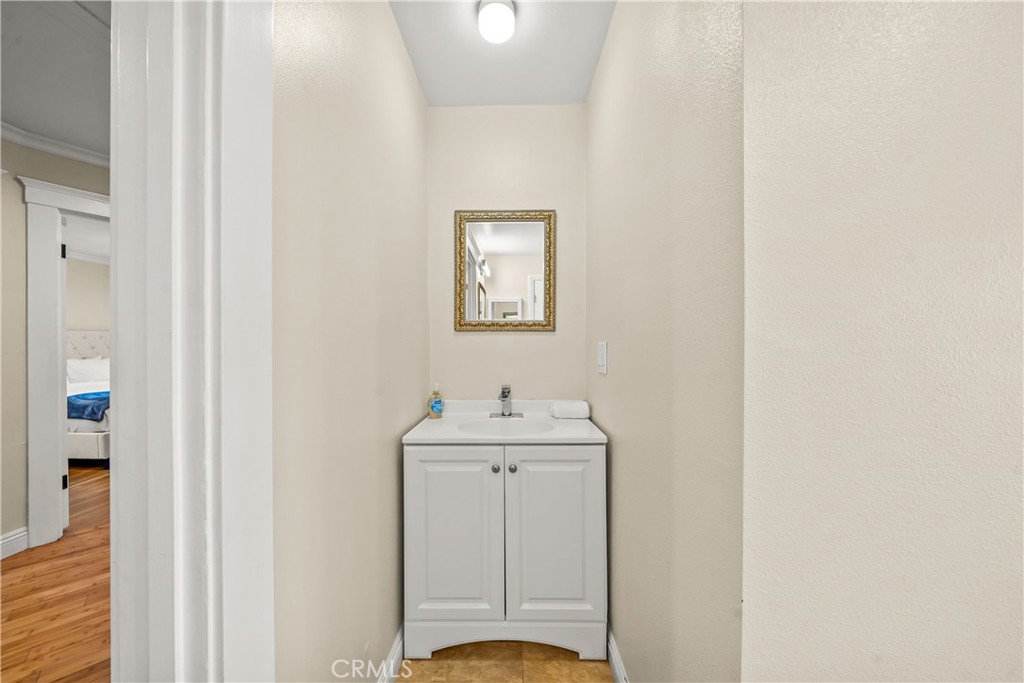 2728 E 1st Property Photo 44