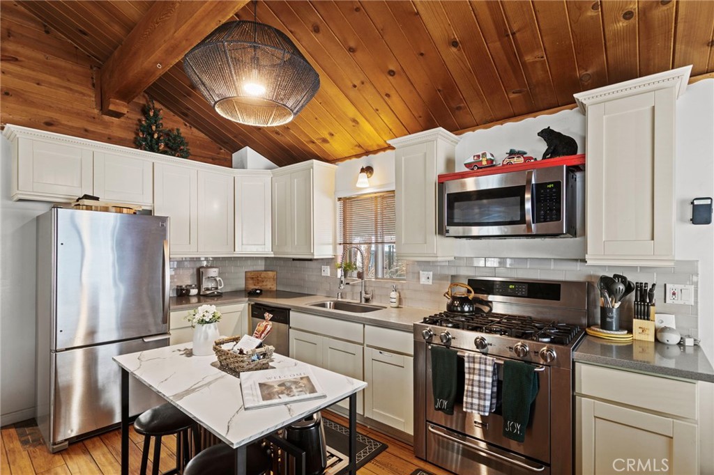 1029 W Aeroplane Property Photo 7