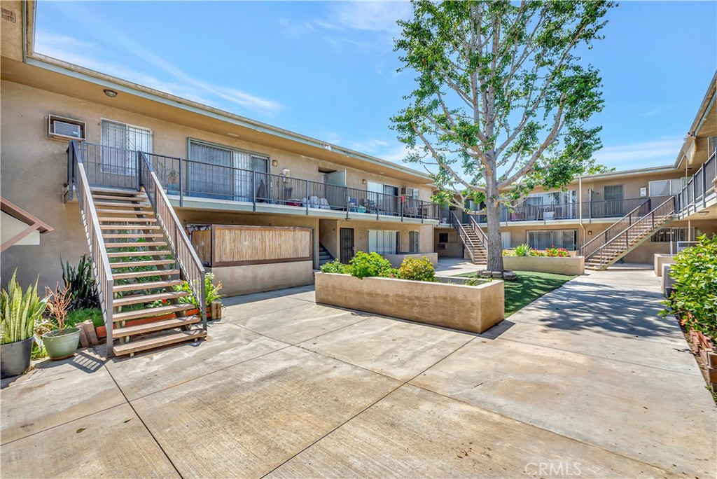 14919 S Normandie 27 Property Photo 3