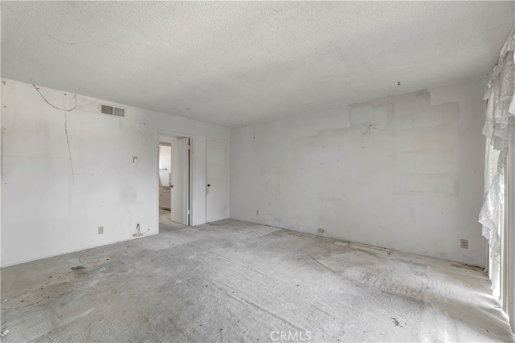 14919 S Normandie 27 Property Photo 4