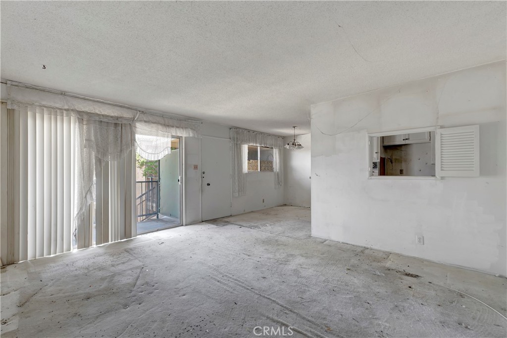 14919 S Normandie 27 Property Photo 7