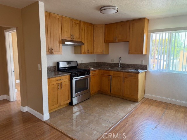 7811 S San Pedro 4 Property Photo 9