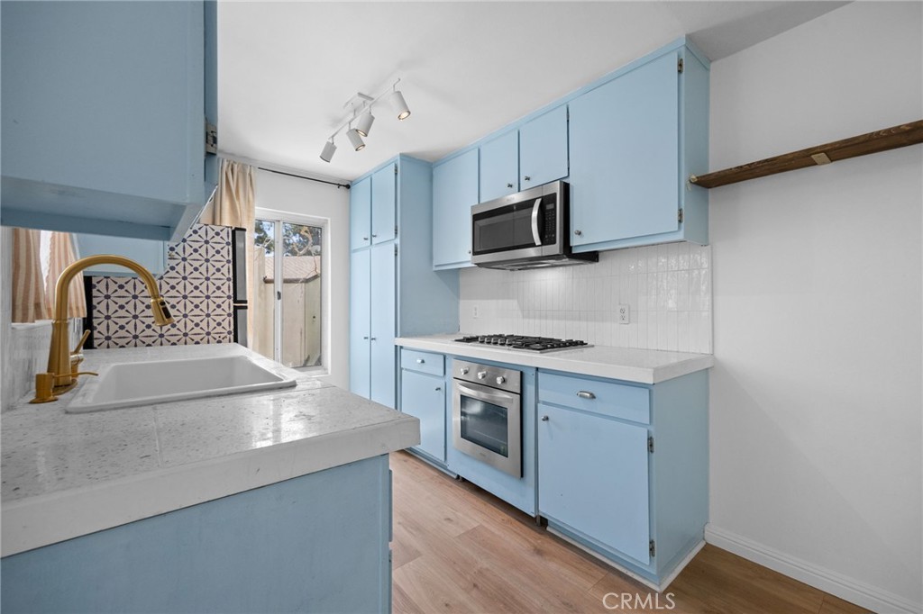 1330 Cabrillo Park F Property Photo 5