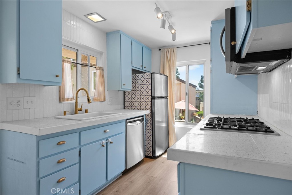 1330 Cabrillo Park F Property Photo 6