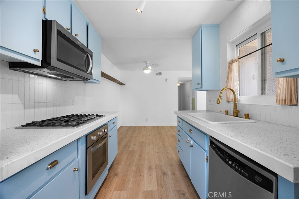 1330 Cabrillo Park F Property Photo 8