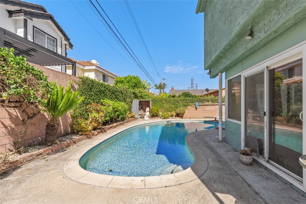 10253 Angell Property Photo 2