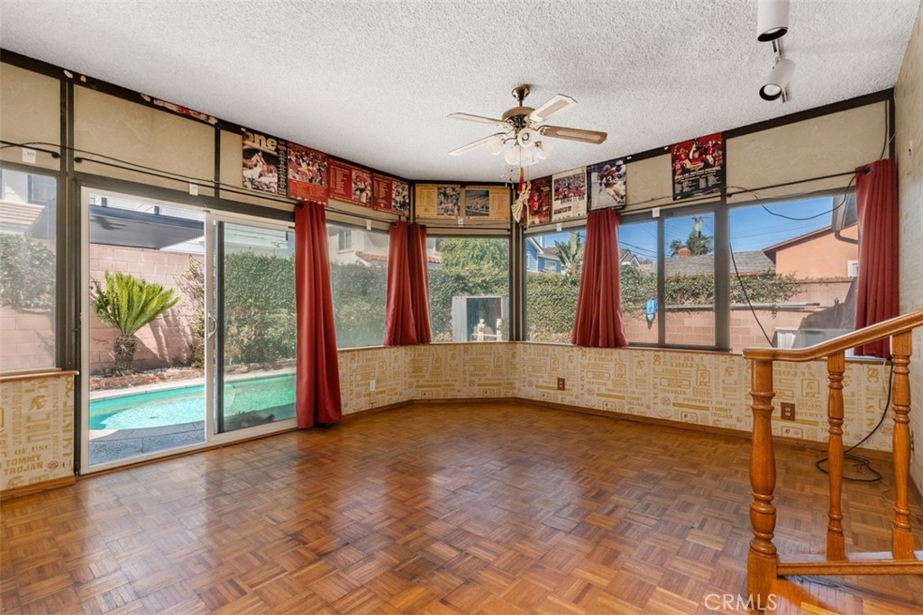 10253 Angell Property Photo 7