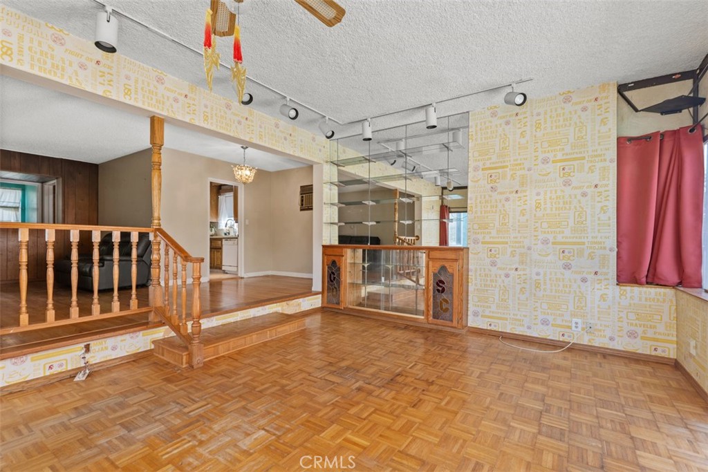 10253 Angell Property Photo 8
