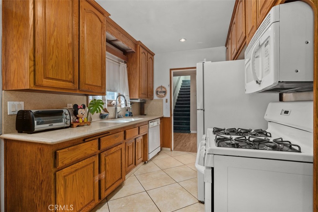 10253 Angell Property Photo 14