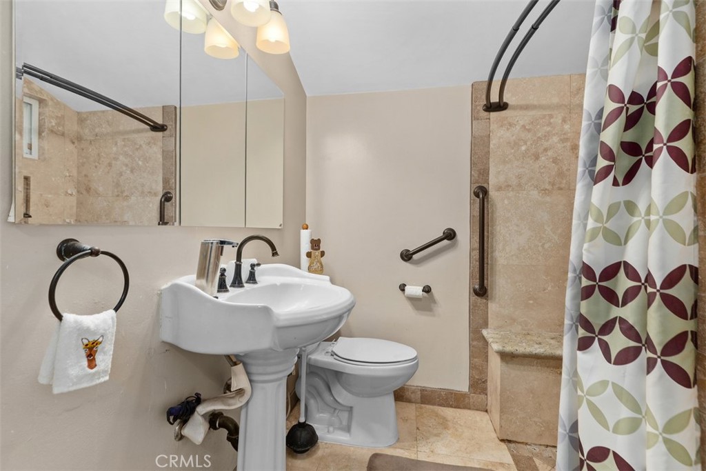 10253 Angell Property Photo 16