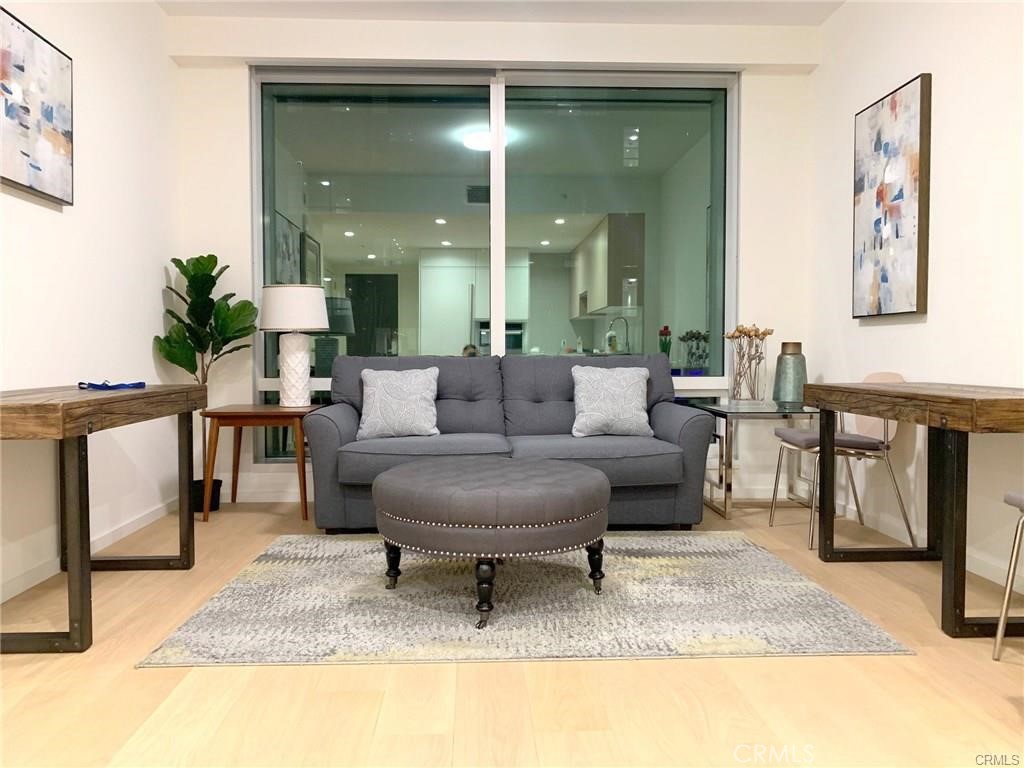 877 Francisco 1005 Property Photo 5