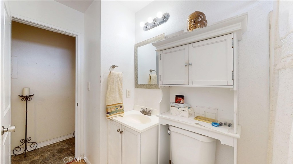 1168 E 10th 218b Property Photo 10