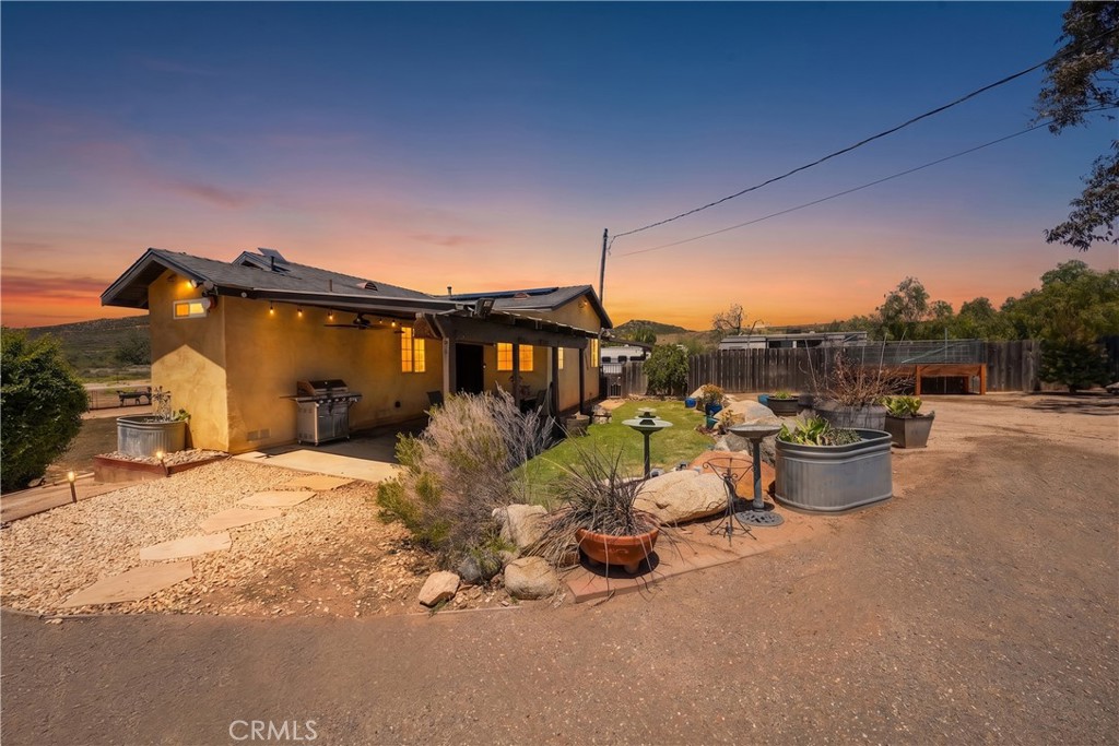 2165 Lilac Property Photo 4