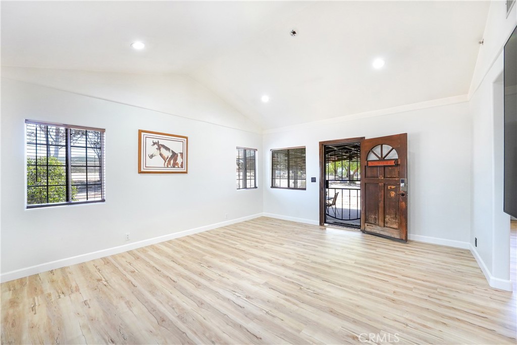2165 Lilac Property Photo 8