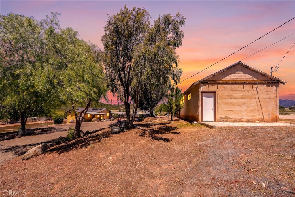 2165 Lilac Property Photo 28
