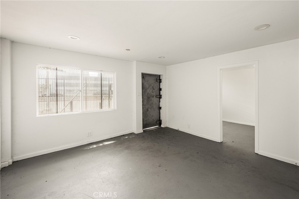 4901 Telegraph Road Property Photo 8