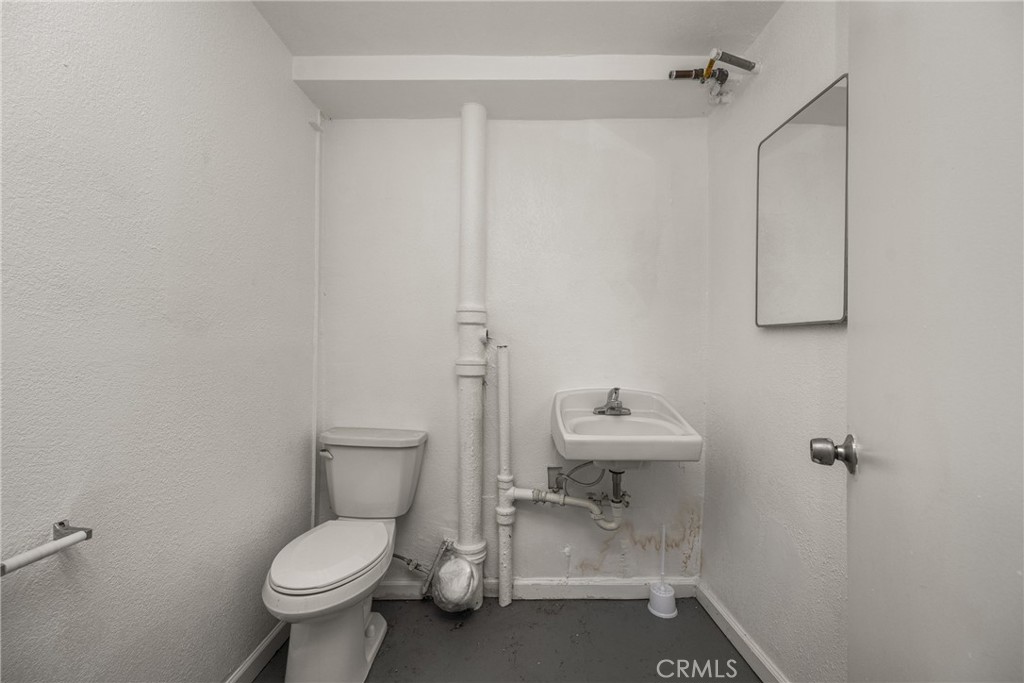 4901 Telegraph Road Property Photo 14