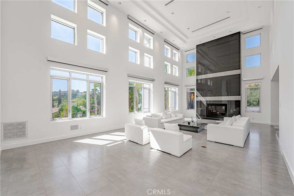 23980 Falcons View Property Photo 12
