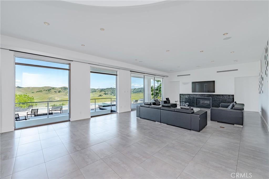 23980 Falcons View Property Photo 30