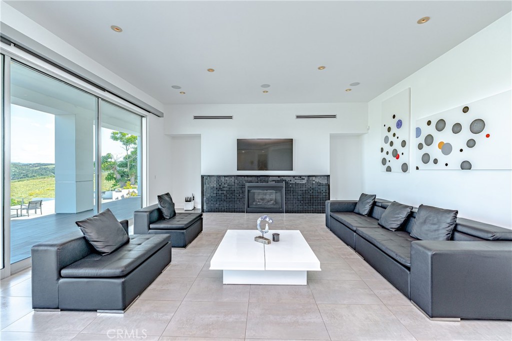 23980 Falcons View Property Photo 31