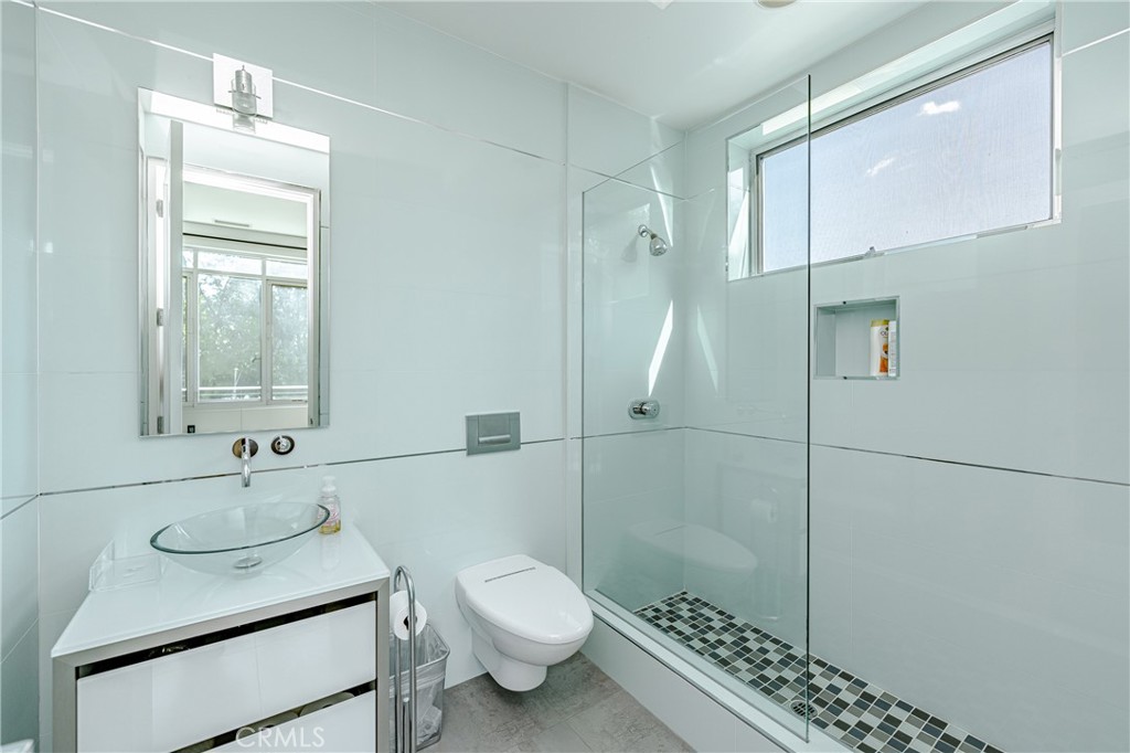23980 Falcons View Property Photo 45