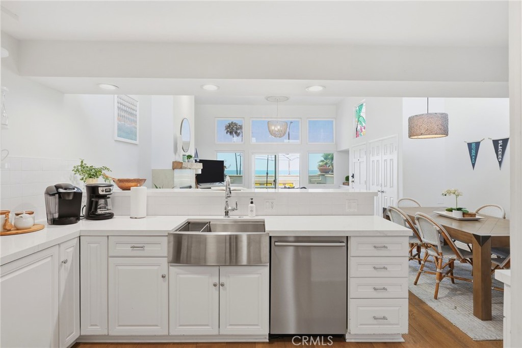 2202 W Oceanfront Property Photo 3