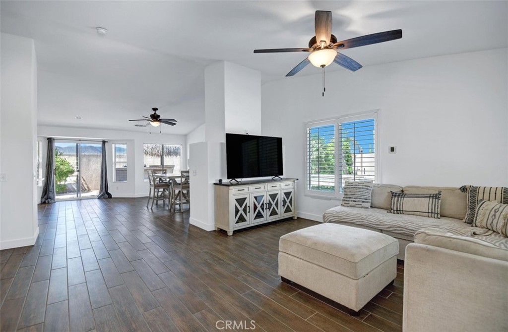 81258 Avenida Esmeralda Property Photo 3