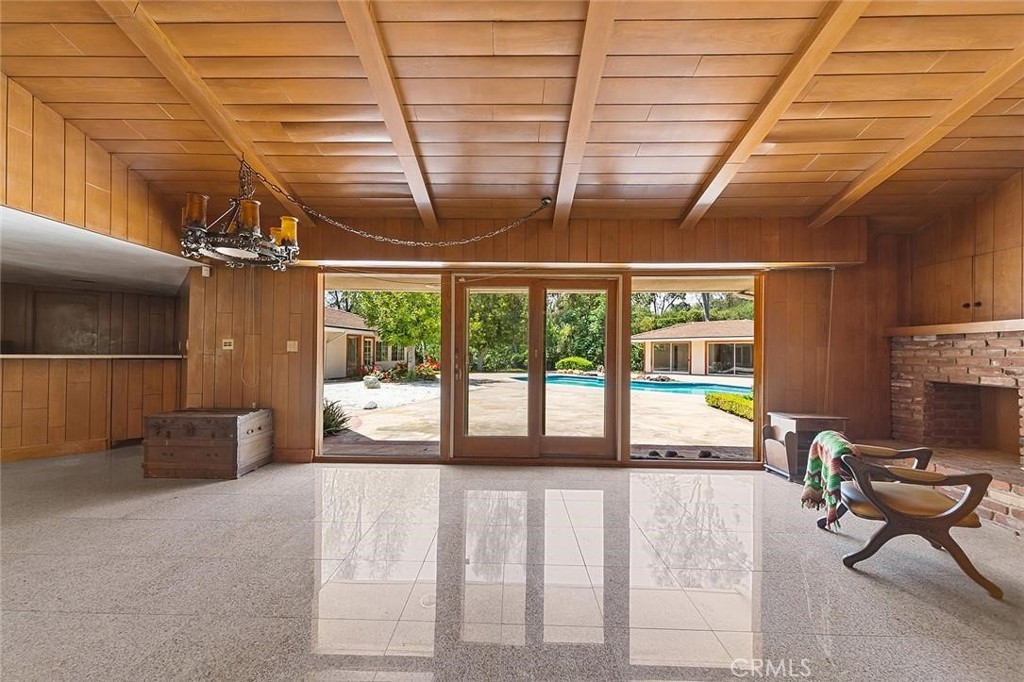 20827 E Mesarica Road Property Photo 11
