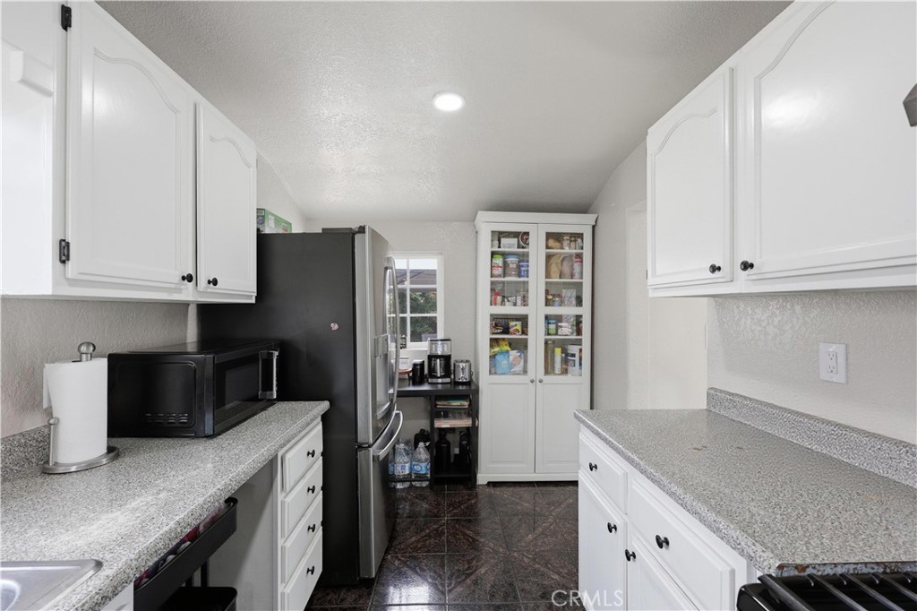 456 N Linden Property Photo 10