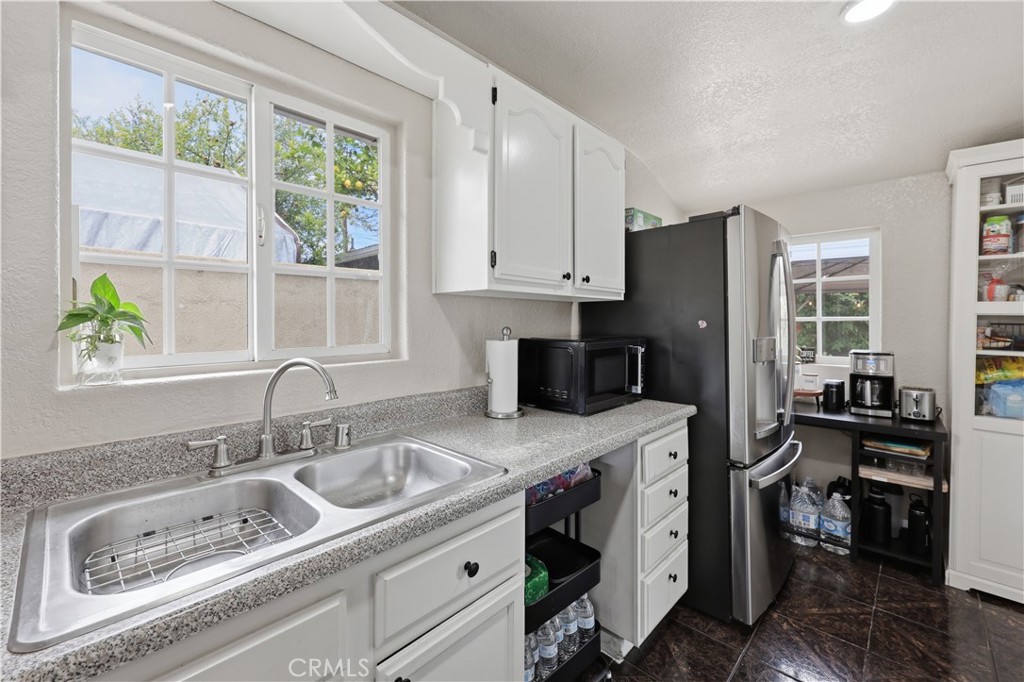 456 N Linden Property Photo 11
