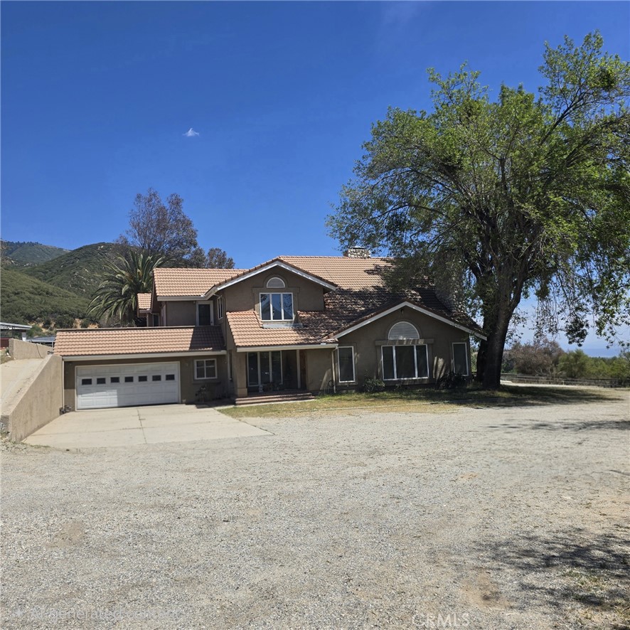 1015 Deercrest Property Photo 1