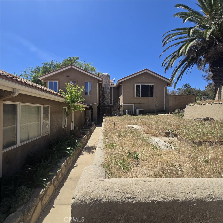 1015 Deercrest Property Photo 4