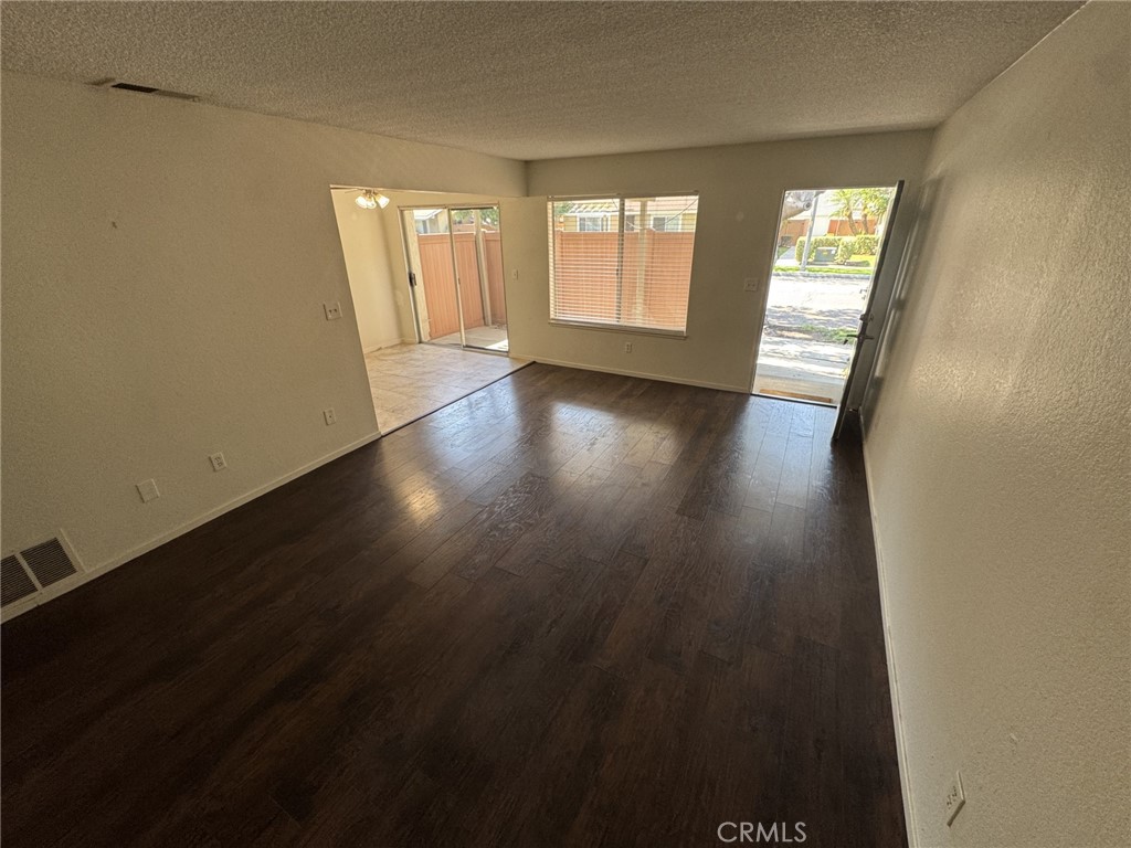 16748 Cedarwood Cir S Property Photo 5