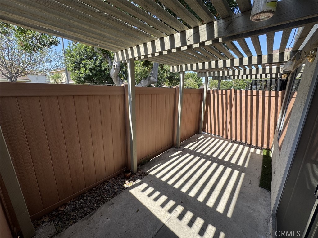 16748 Cedarwood Cir S Property Photo 7