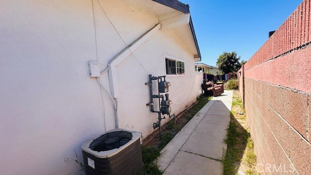 14181 Roxanne Property Photo 3