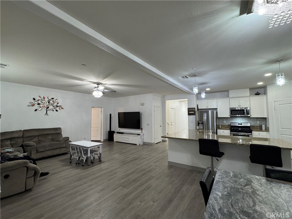 11742 Connell Property Photo 7