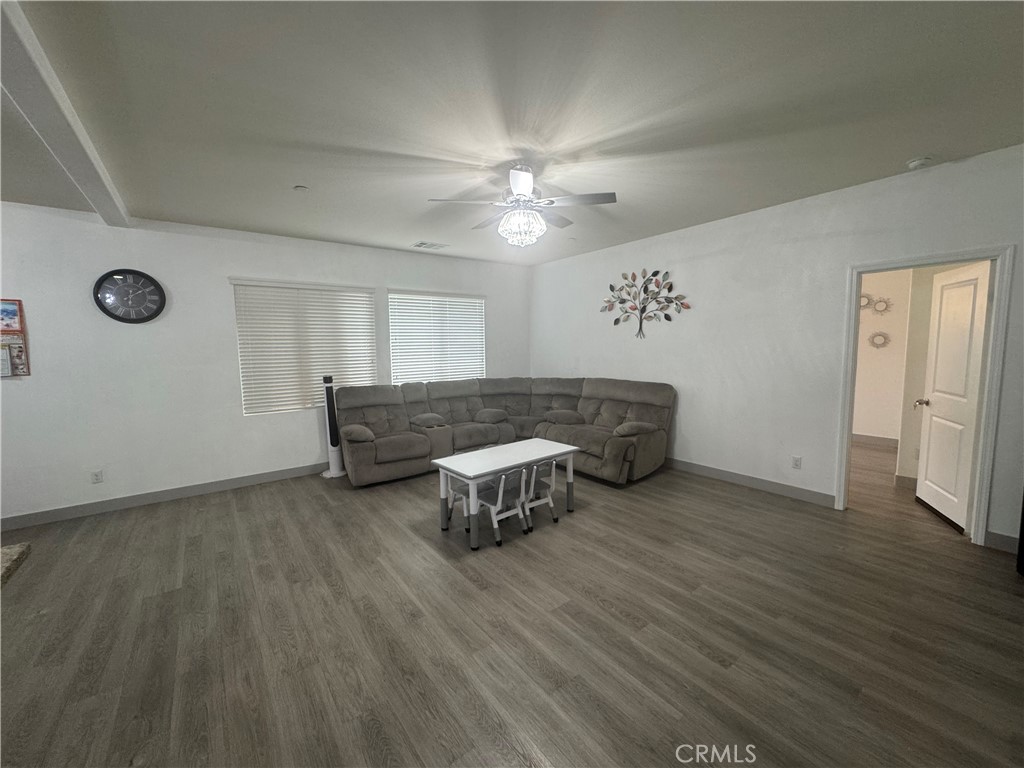 11742 Connell Property Photo 8